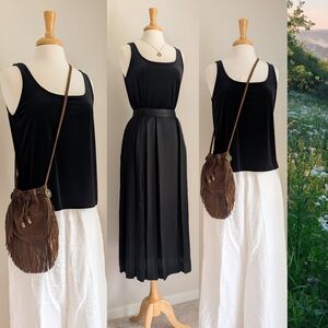 90s Black velvet Scoop Neck Vintage Minimalist Feminine 1990s Tank Top / Blouse